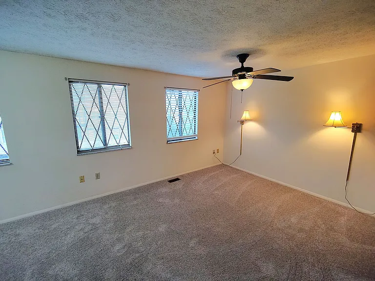 102 Sonnybrook Ct — Photo 18