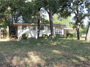 114 Oakwood Dr, Keene, TX 76059