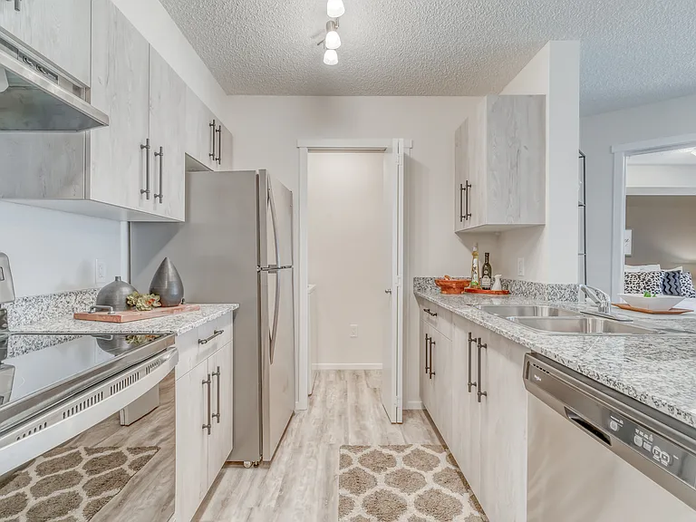 25 Clydesdale Ave — Photo 6