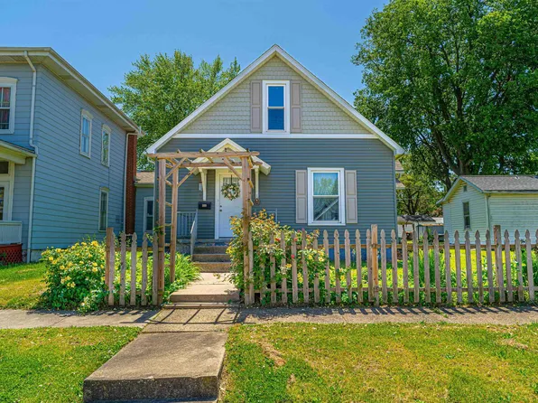109 6th St, Lincoln, IL 62656