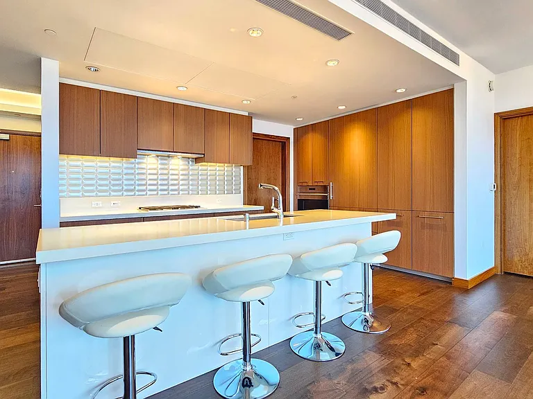 1555 Kapiolani Blvd #802 — Photo 5