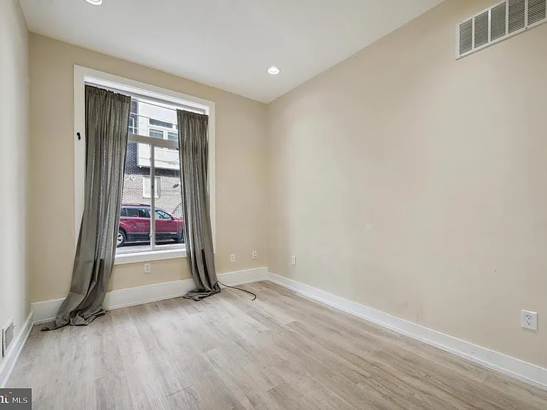 2024-26 E Fletcher St #1F — Photo 12