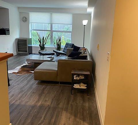 2nd image of 400 Beale St APT 412