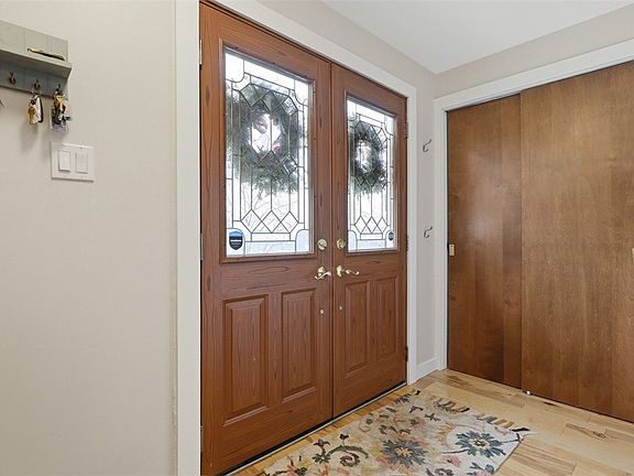 4th image of 2400 Mill Grove Rd