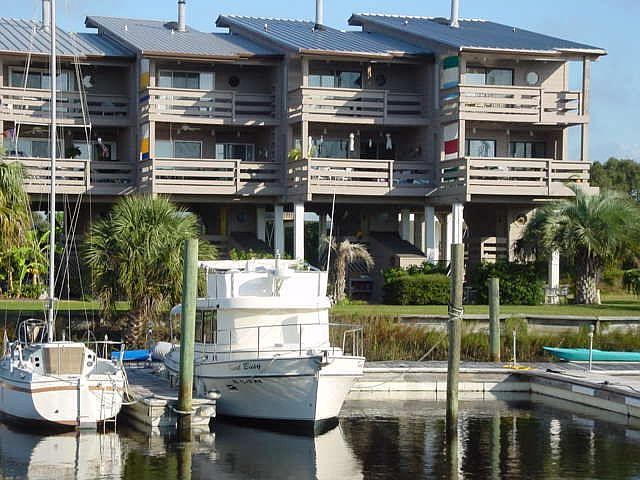 1st image of 41 Harbour Point Dr
