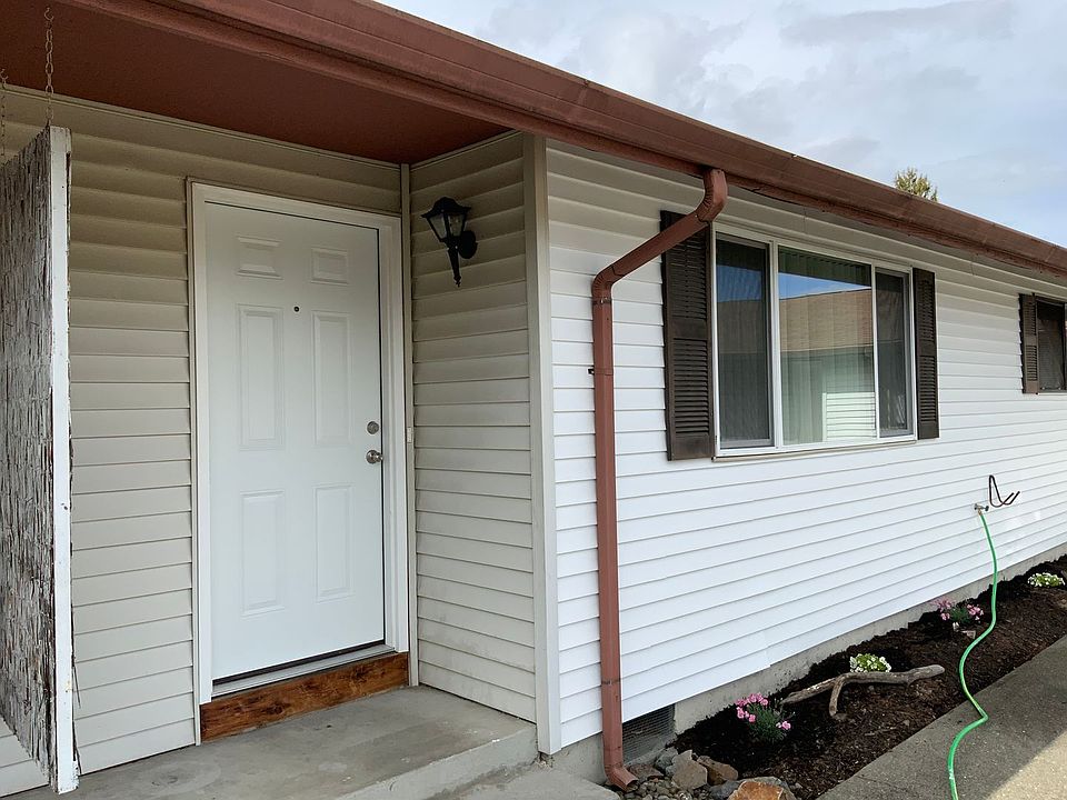 1st image of 1615-1617 4th St SE #306