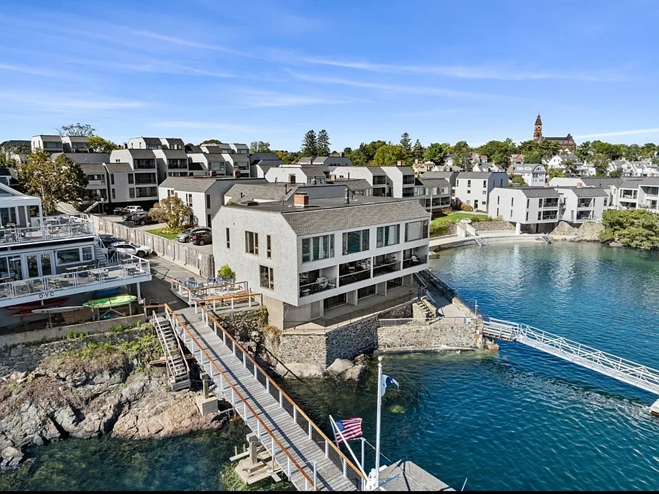 41 Wharf Path #41