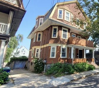 40 Central Rd, Somerville, MA, 02143