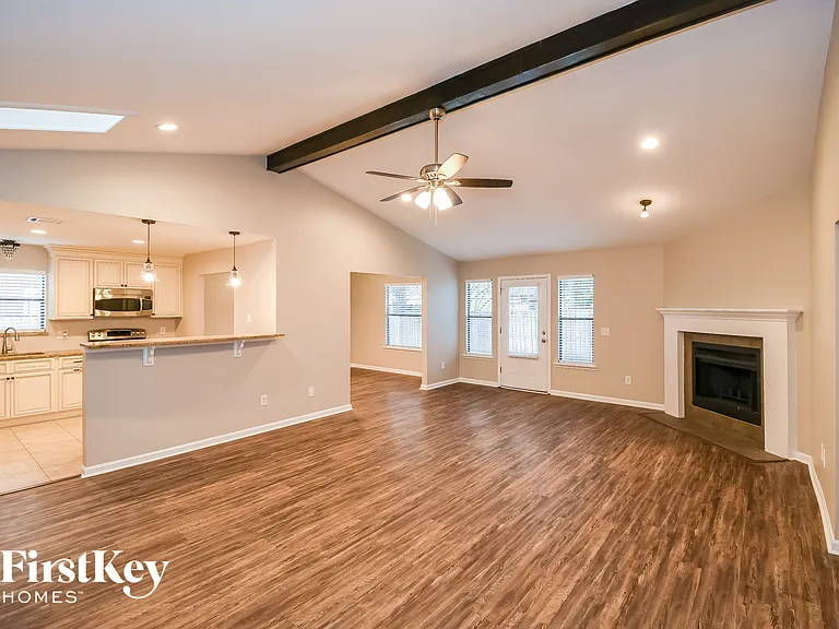 4560 N Crosstie Rd — Photo 4