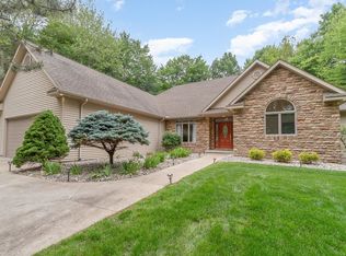 2262 N Rolling Ridge Dr, Midland, MI 48642