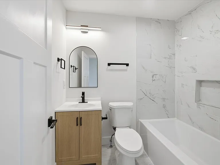 1038 N Parker Ave — Photo 10