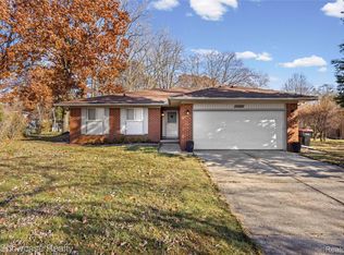 20530 Secluded Ln, Southfield, MI 48075