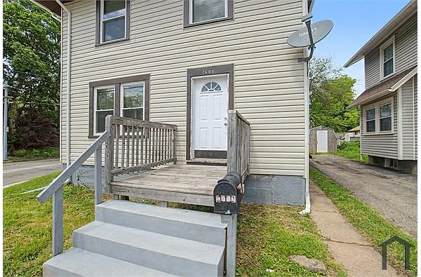 Building Photo - 2600 Wayne Ave