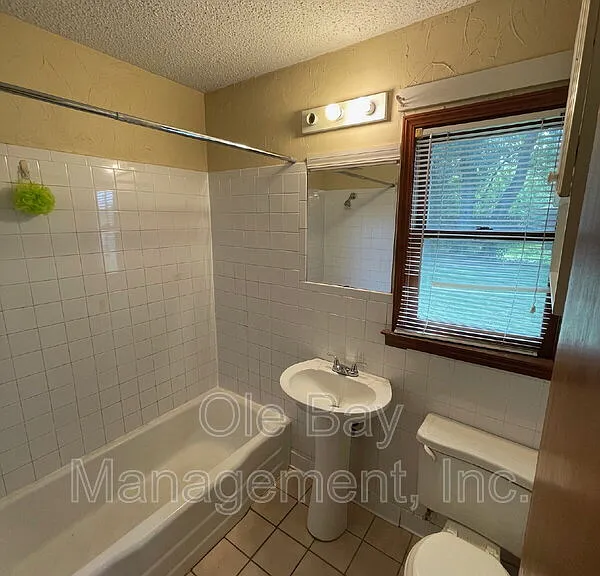 1815B Ogburn Ave — Photo 6