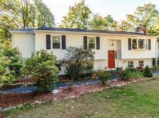 74 Blueberry Ln, Scituate, RI 02857