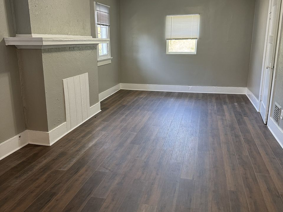 1st image of 920 Superior Ave #4
