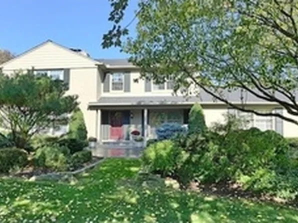 2684 S Bradway Blvd, Bloomfield Hills, MI 48301