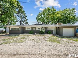 22001 Great River Rd, Le Claire, IA 52753
