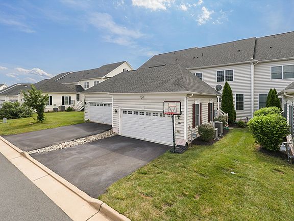 2nd image of 23380 Bymes Mill Ter