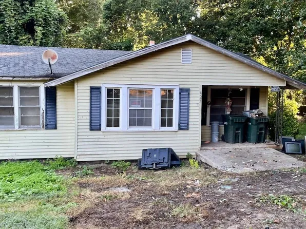 423 Sunnyside Cir, Greer, SC 29651