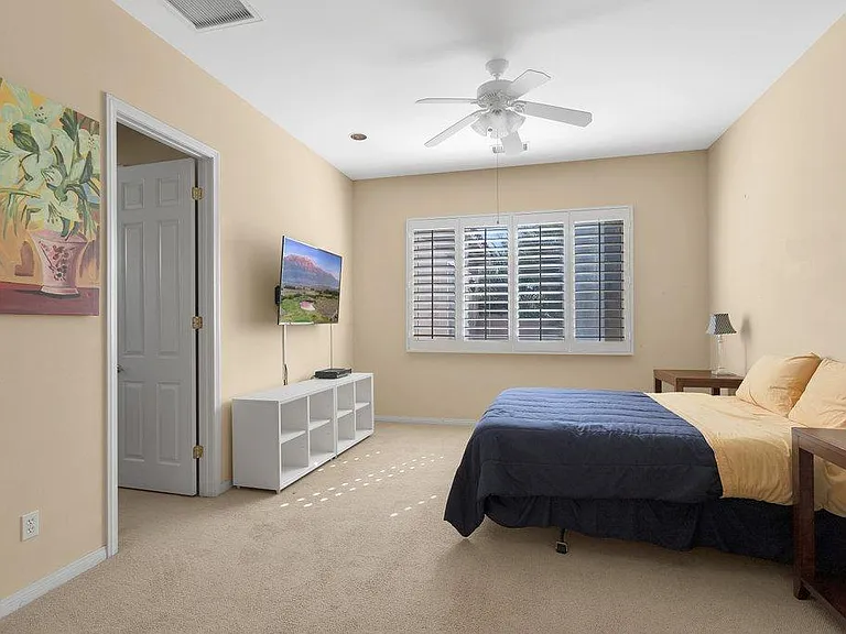 8 Macbeth Ct — Photo 16