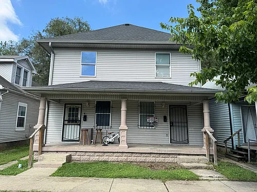 1122 S Sheffield Ave Photo 1
