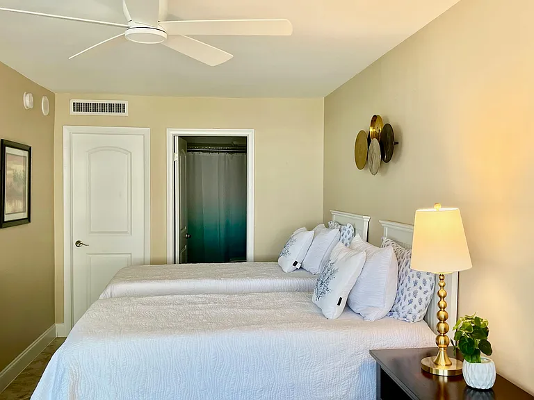 4200 N Ocean Dr #1-806 — Photo 25