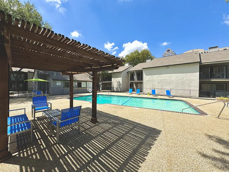 Suncrest — Photo 9
