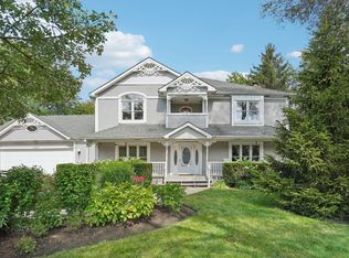 6627 Bentley Ave, Willowbrook, IL 60527