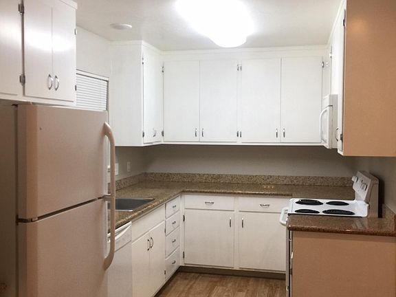 5th image of 1548 Hudson St APT 555