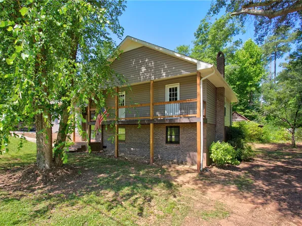 712 Beech Dr, Seneca, SC 29678