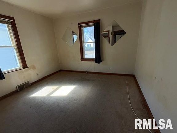 5th image of 2216 S 13th St