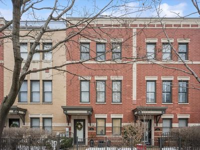 638 W Oak St, Chicago, IL, 60610