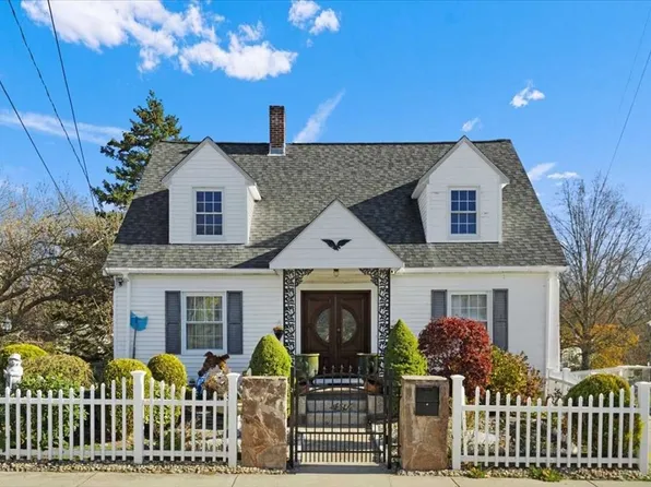 21 Union St, Milford, MA 01757