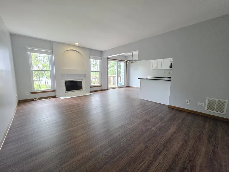 327 Shadybrook Ln #327 — Photo 4