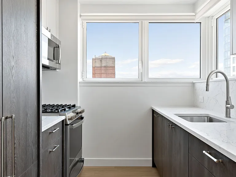 55 W 25th St #11D — Photo 9