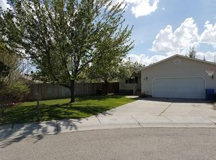 7 Dalling Cir, Sugar City, ID 83448