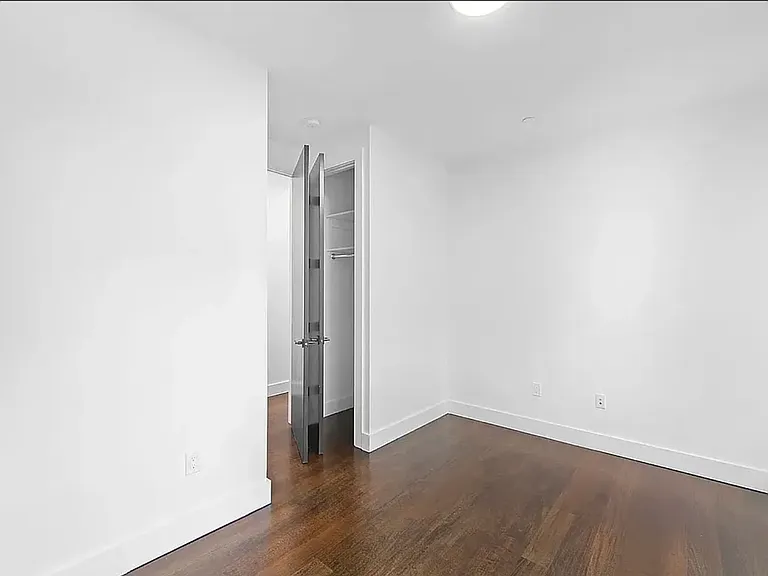 214 E 35th St #4B — Photo 7