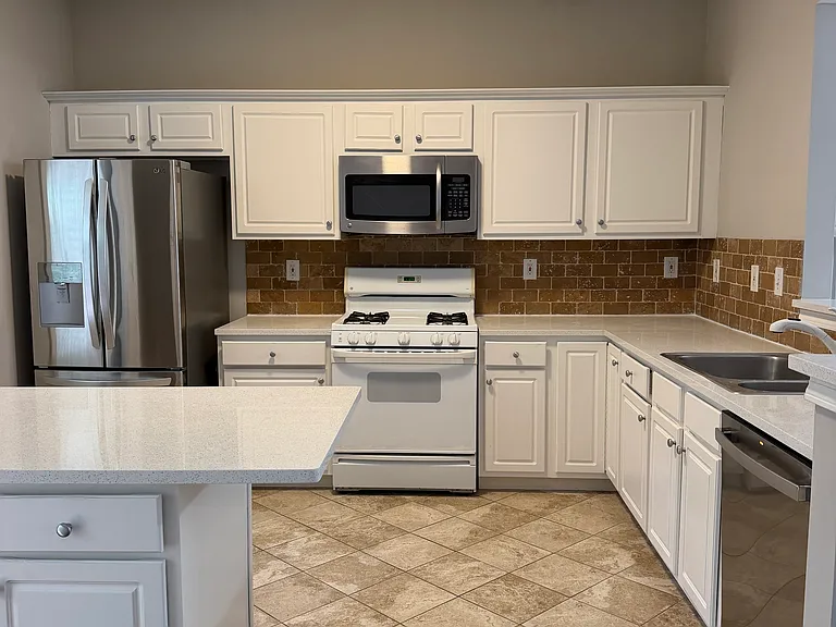 3946 Howell Park Rd — Photo 5