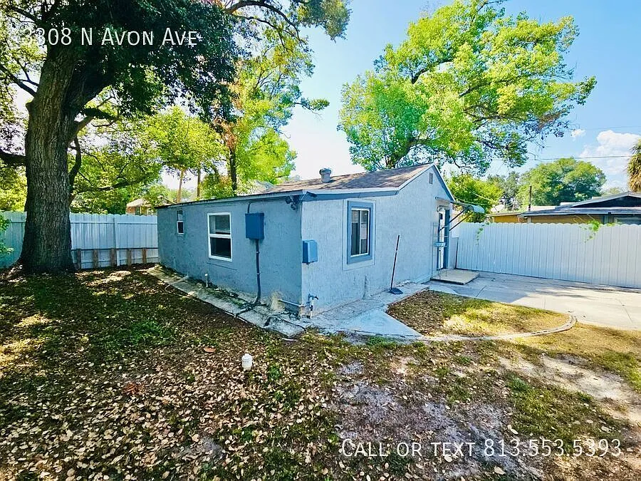 Cozy 1BR/1BA Efficiency | Utilities Included | Prime Tampa Location — Photo 3