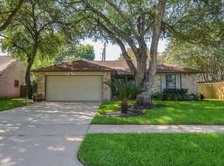 16610 Red Gully Dr, Sugar Land, TX 77498