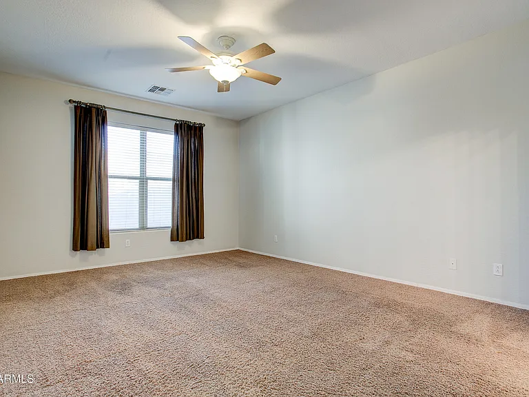 4323 W T Ryan Ln — Photo 35