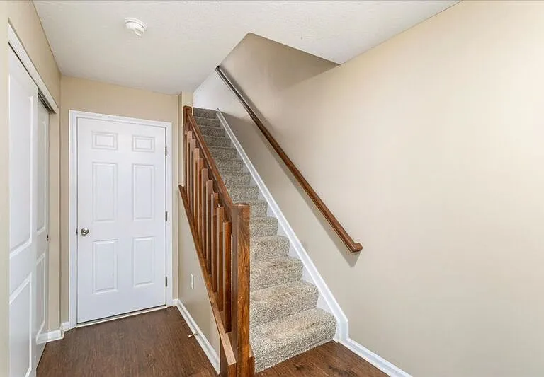 7208 Billy Goat Dr #NEW ALBANY — Photo 5