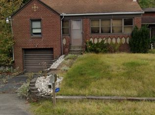 2682 River Rd, Vandergrift, PA 15690