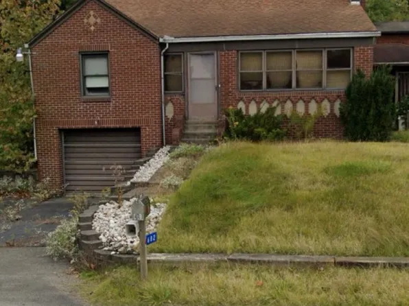 2682 River Rd, Vandergrift, PA 15690