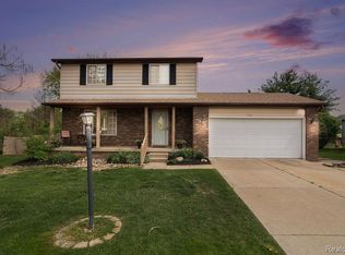 1141 Hollyhock Dr, Grand Blanc, MI 48439