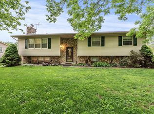 97 Wildwood Dr, Versailles, KY 40383