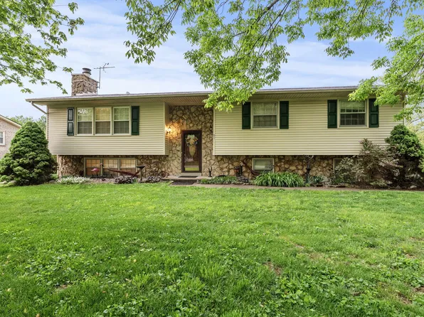 97 Wildwood Dr, Versailles, KY 40383