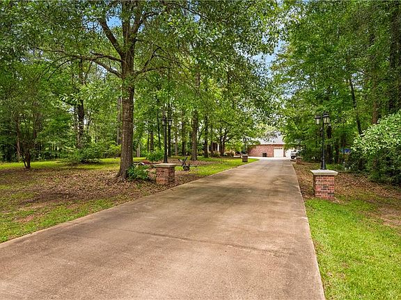 4th image of 121 Stuart Dr