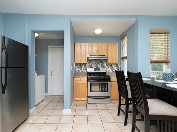 3rd image of 158 Neponset Ave #1